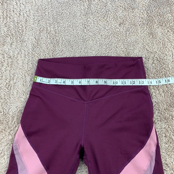 Fabletics Define High-waisted Capri Burgundy/ Vintage - Picture 5 of 11